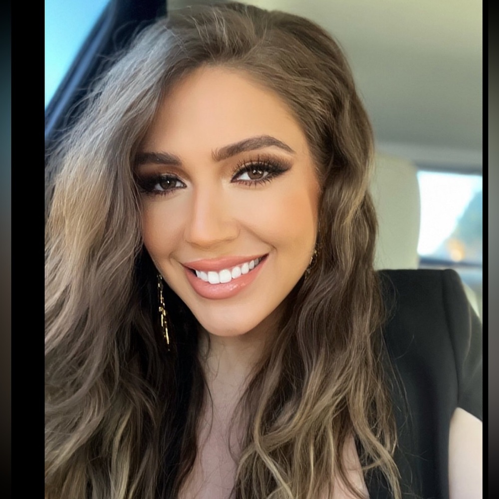 Meet your Posher, Nicole